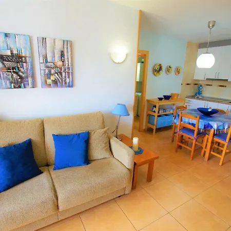 V&v Lloret: Blau With Pool And Parking Apartment