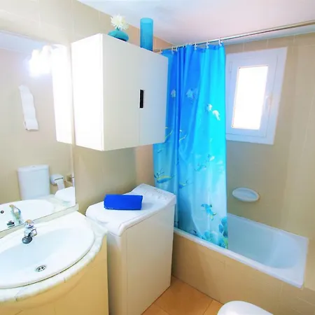 V&v Lloret: Blau With Pool And Parking Lloret de Mar