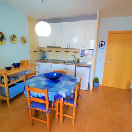 V&v Lloret: Blau With Pool And Parking