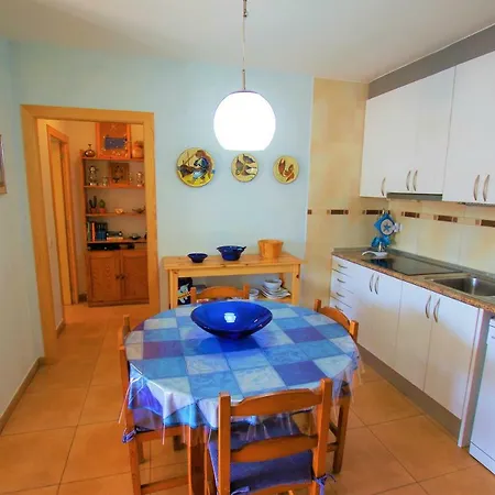 Apartment V&v Lloret: Blau With Pool And Parking