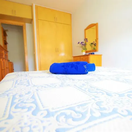 V&v Lloret: Blau With Pool And Parking *